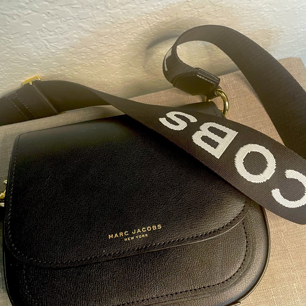 Marc Jacobs, medium size, black with gold hardware